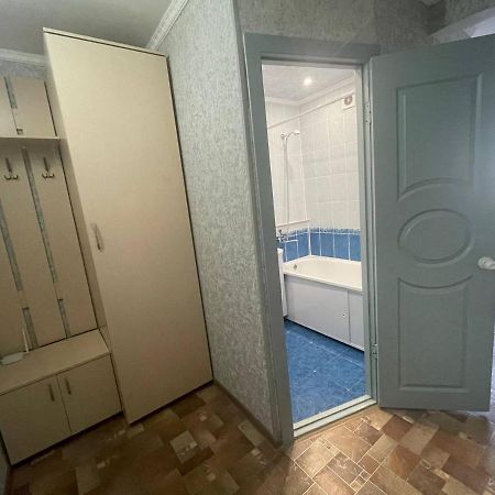1-Комнатная Квартира В Центре! Petropavlovszk Kültér fotó
