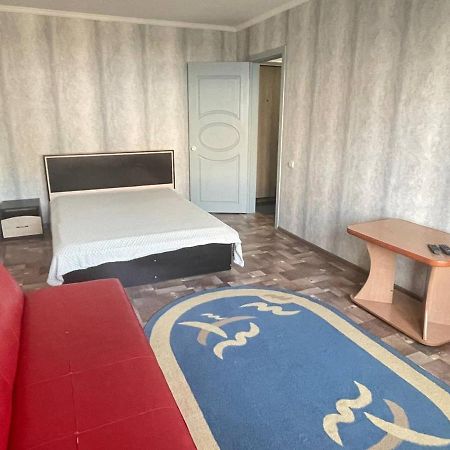 1-Комнатная Квартира В Центре! Petropavlovszk Kültér fotó
